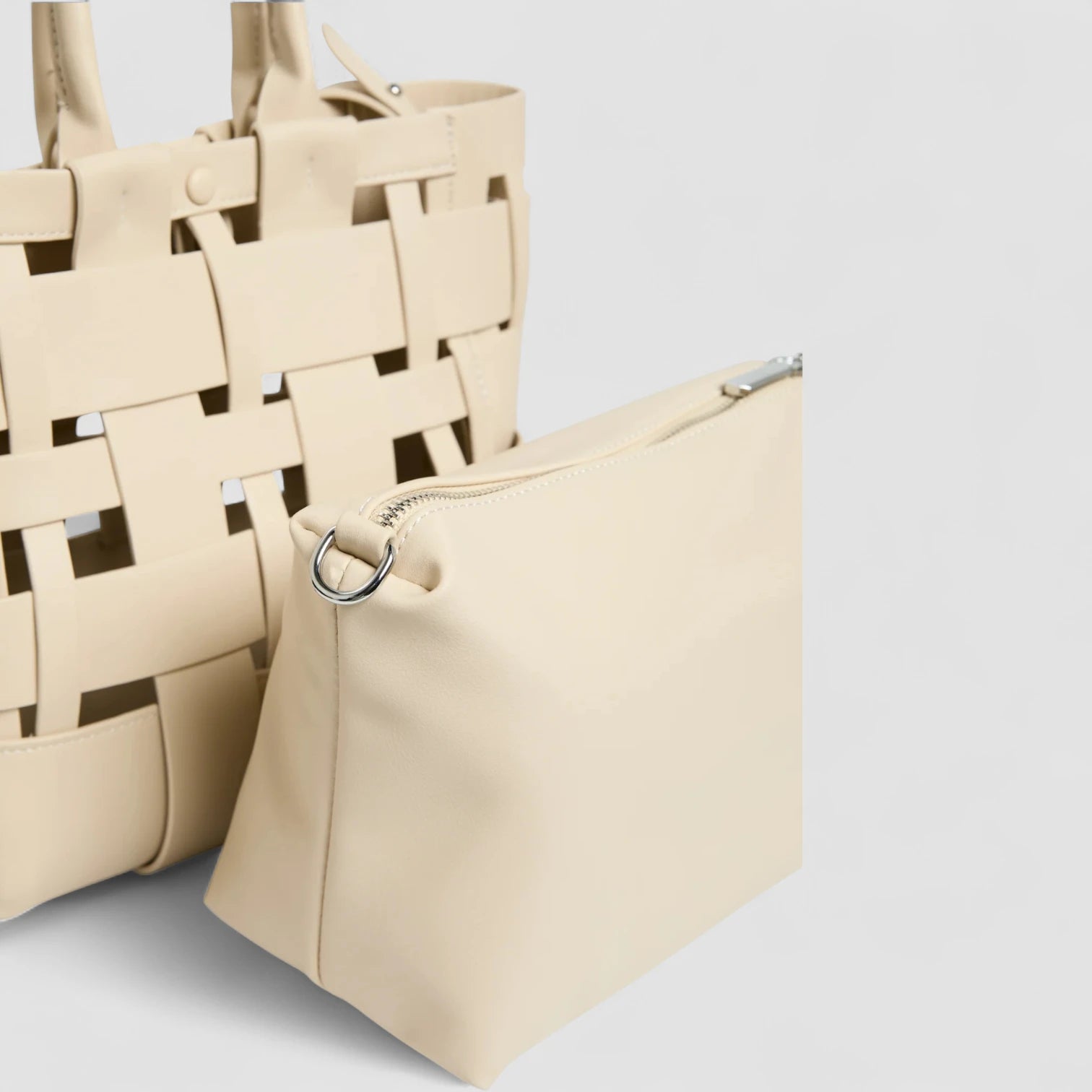 Yiva Weave Handbag in Vegan Leather