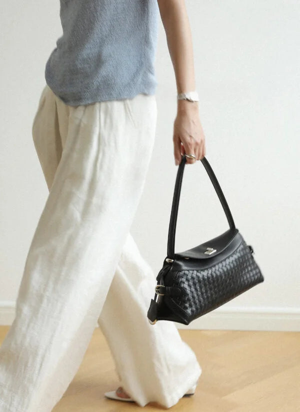 Linea Intrecciata bag in pure leather