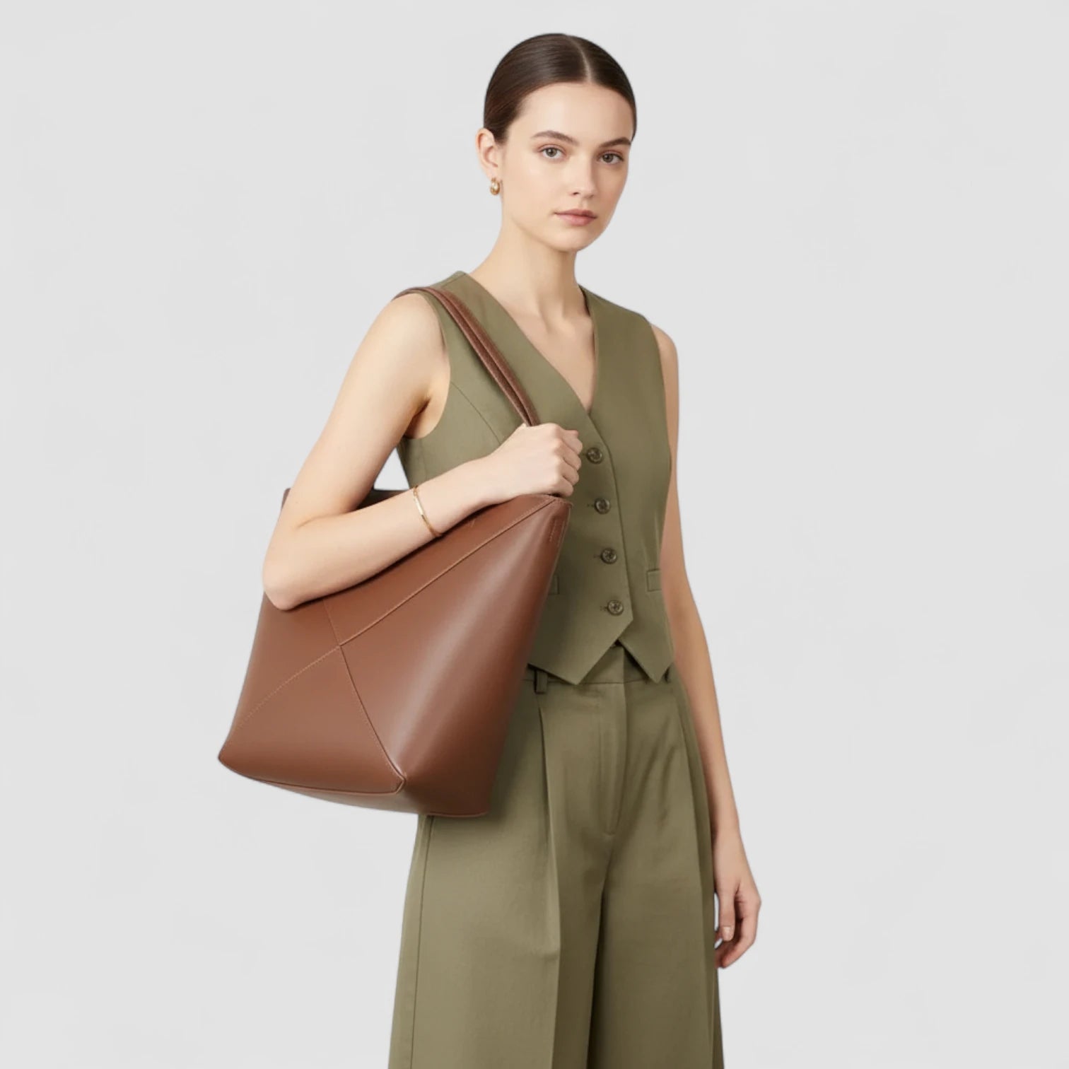 The EDA Tote Bag in Pure Leather