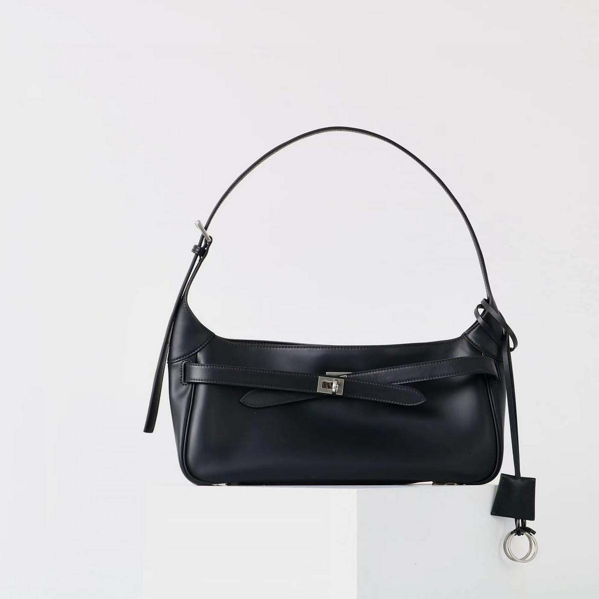 The Solenne Shoulder Bag in Pure Leather