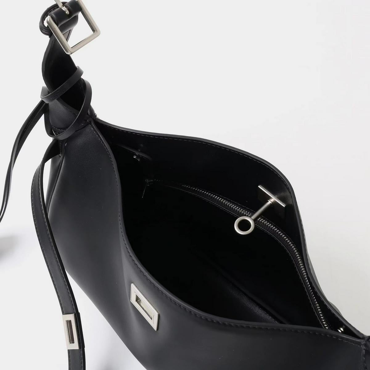 The Solenne Shoulder Bag in Pure Leather