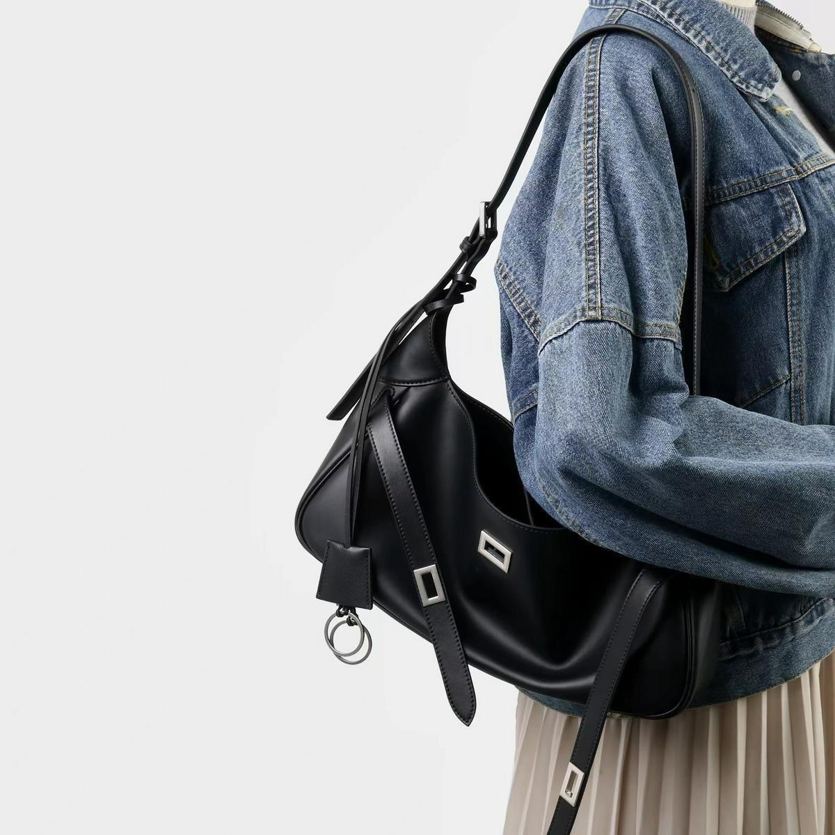 The Solenne Shoulder Bag in Pure Leather