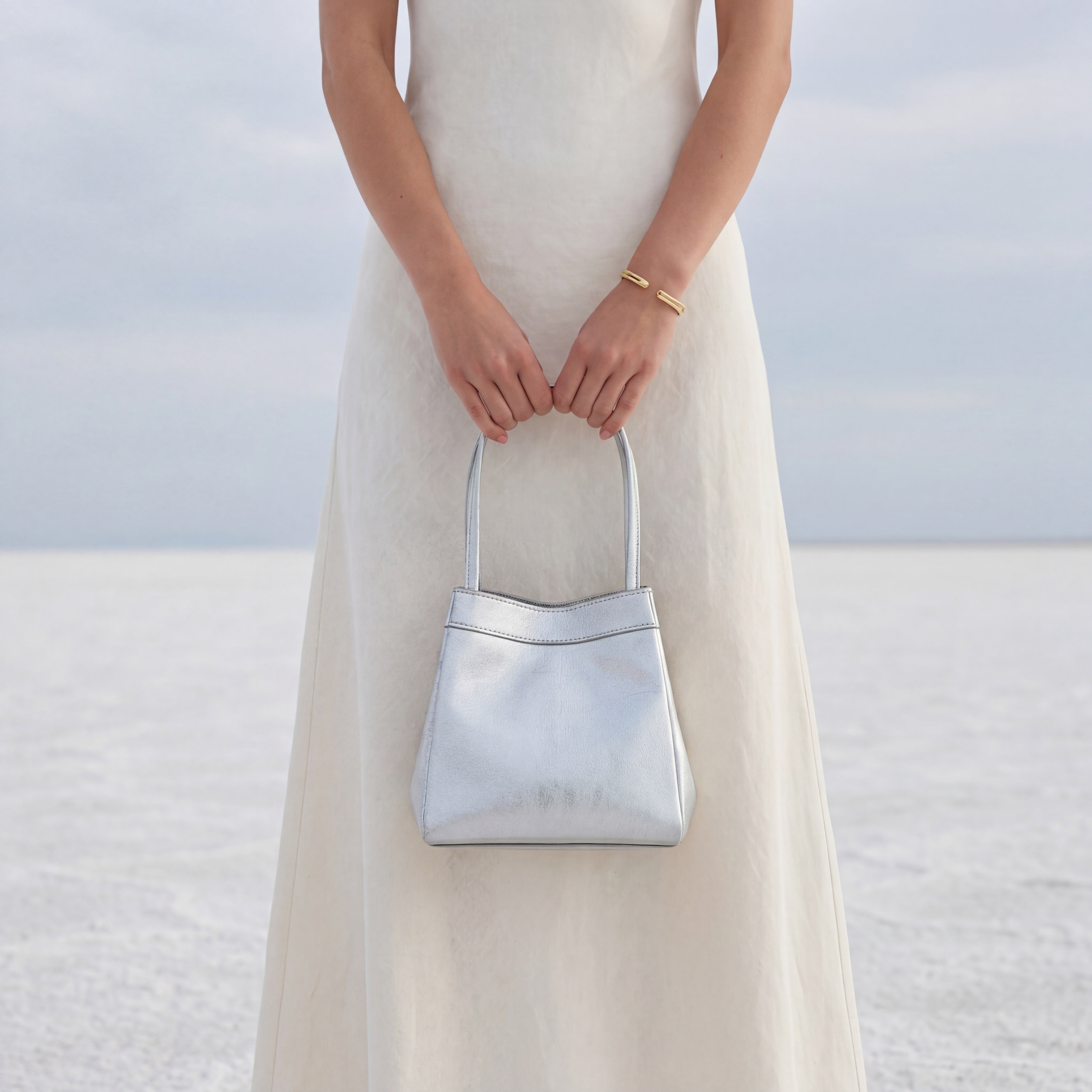 Luna Ćclat Handbag ā 2-in-1 Silhouette