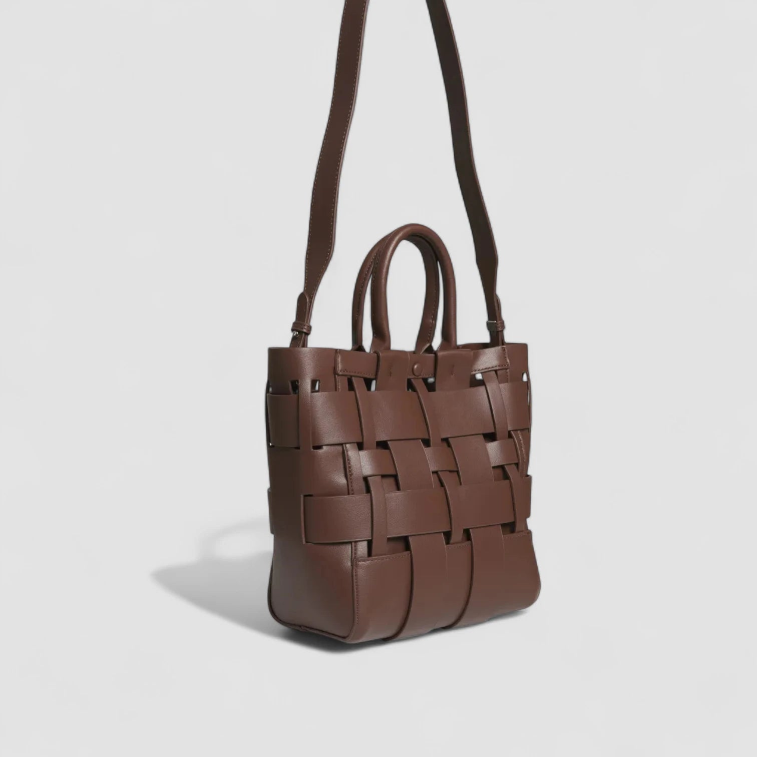 Yiva Weave Handbag in Vegan Leather