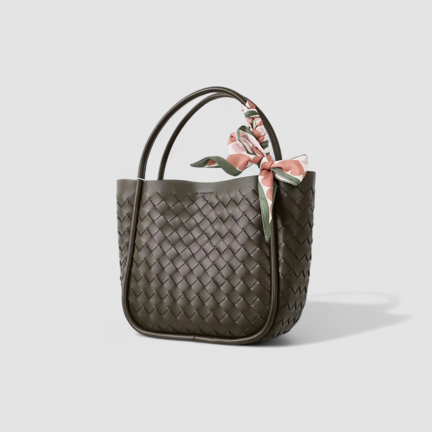 Le Petite Shopper Bag in Pure Leather