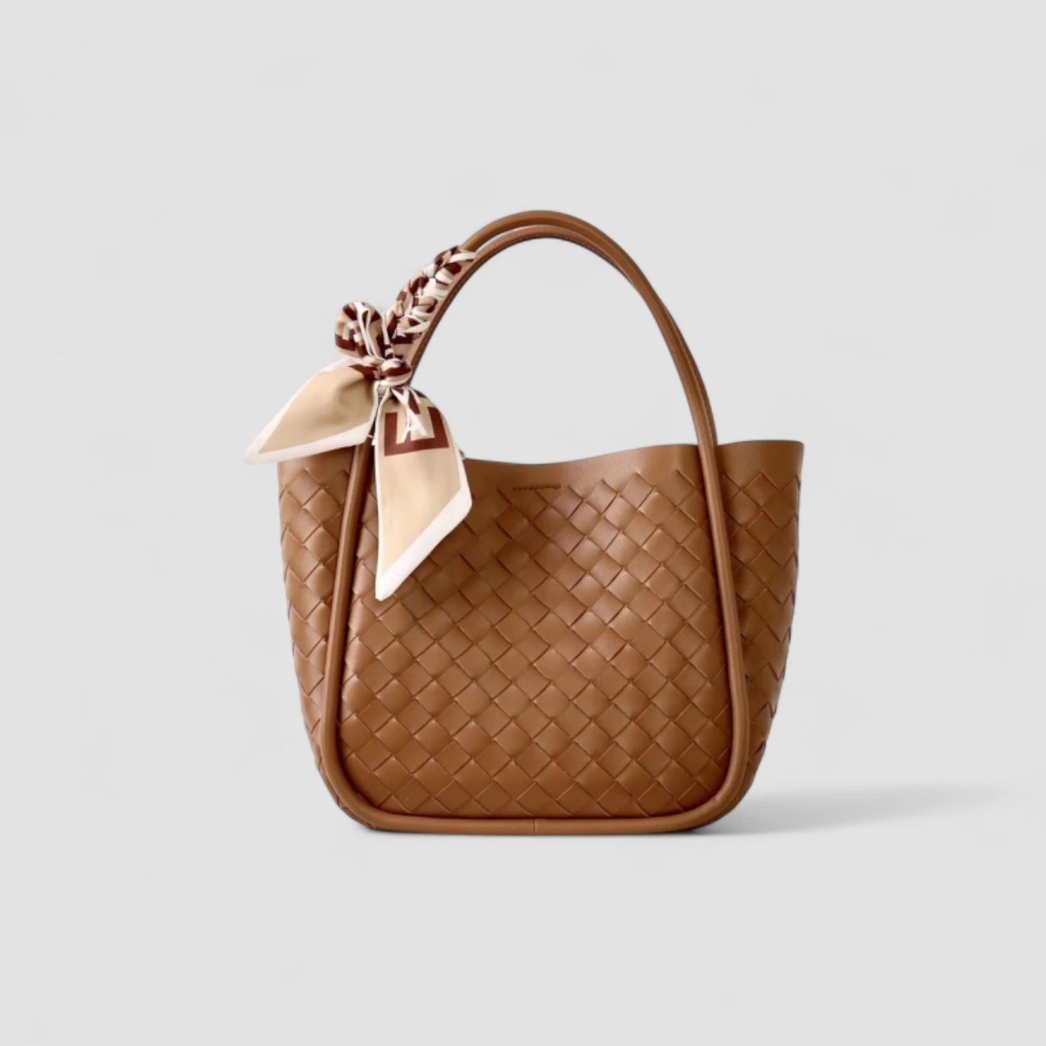 Le Petite Shopper Bag in Pure Leather