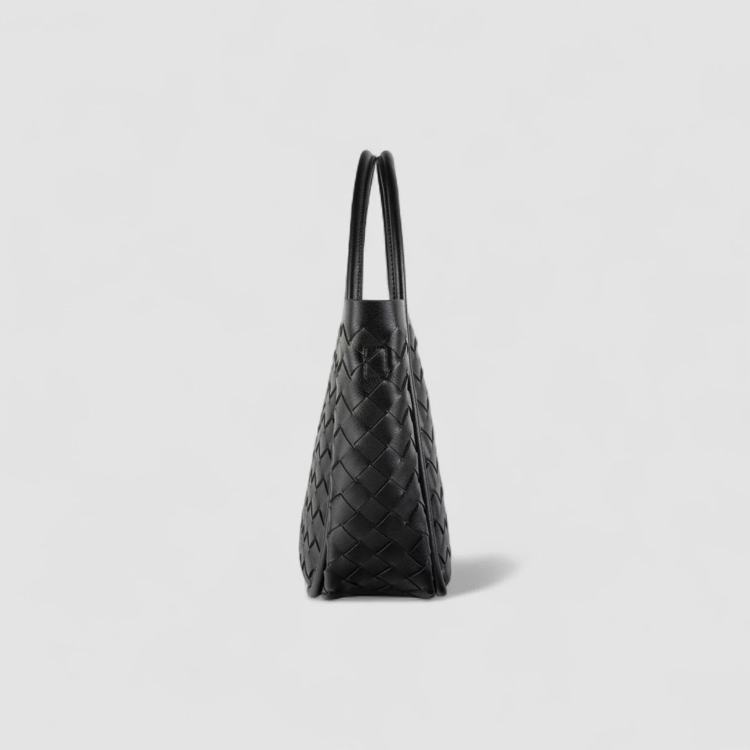 Le Petite Shopper Bag in Pure Leather