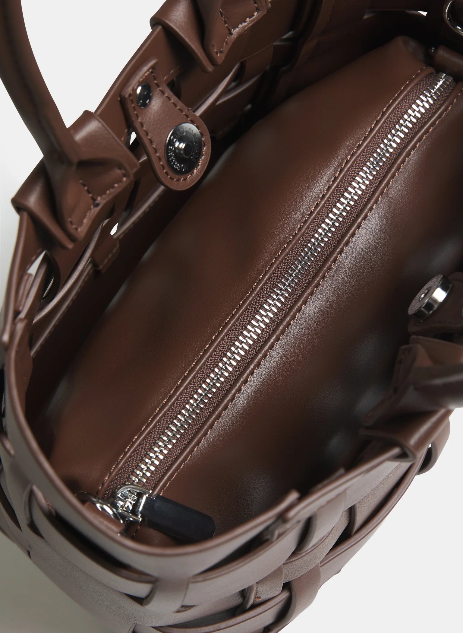 Yiva Weave Handbag in Vegan Leather