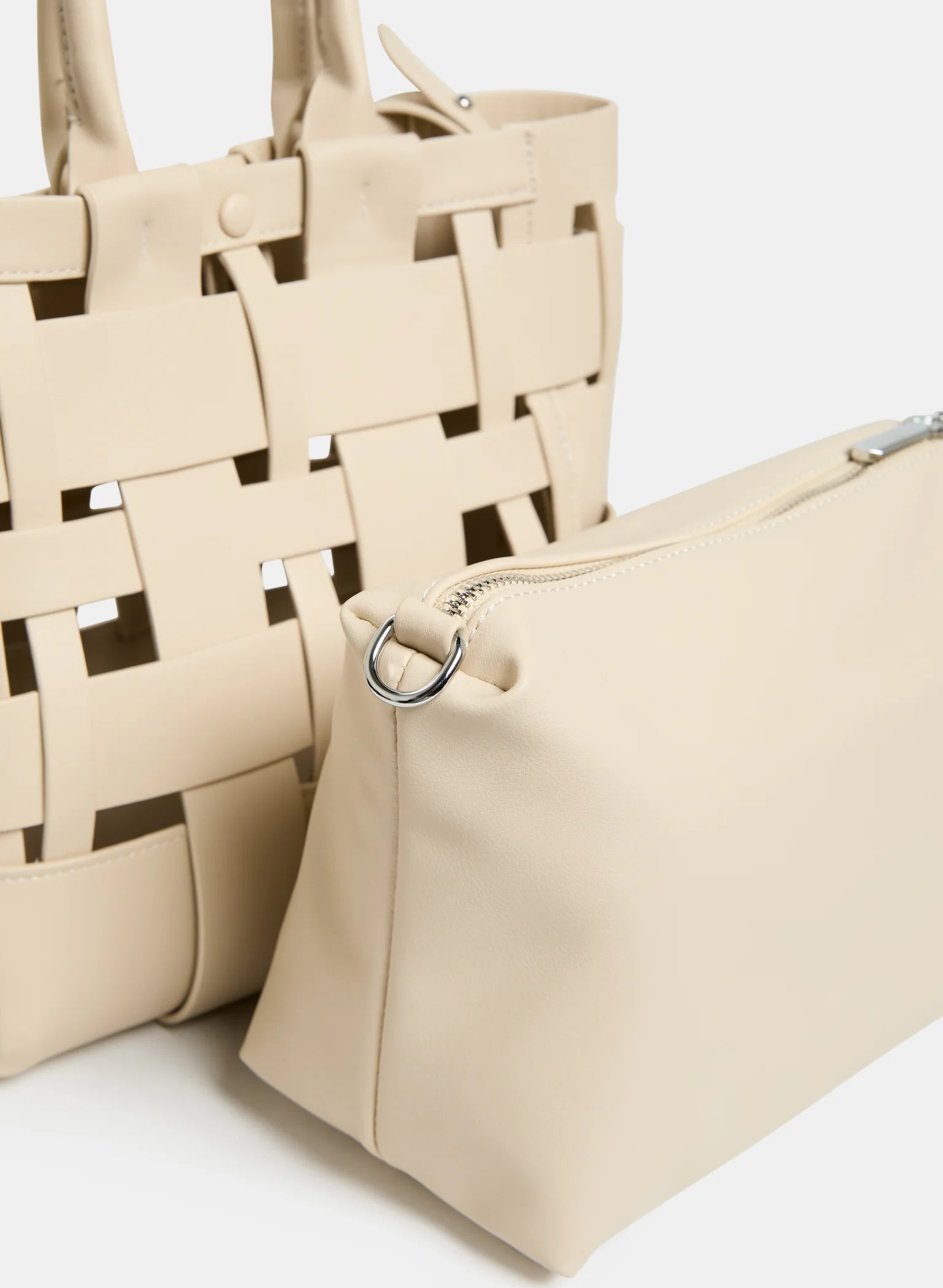 Yiva Weave Handbag in Vegan Leather