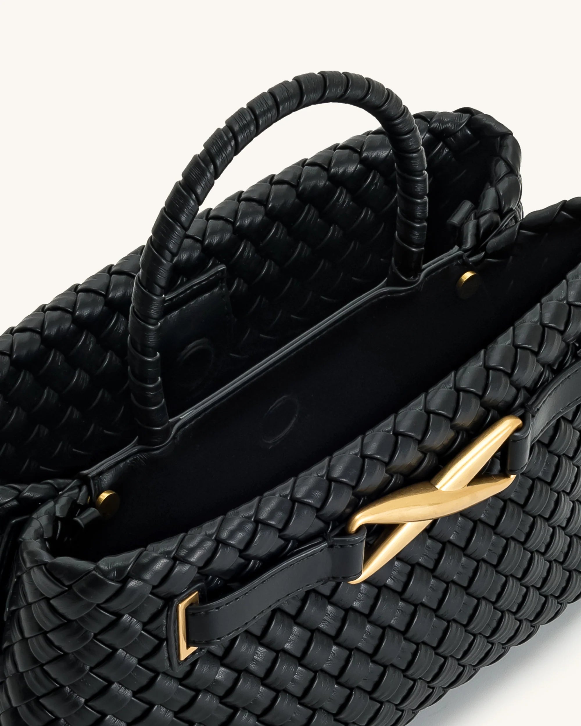 Velora Handbag in Vegan Leather