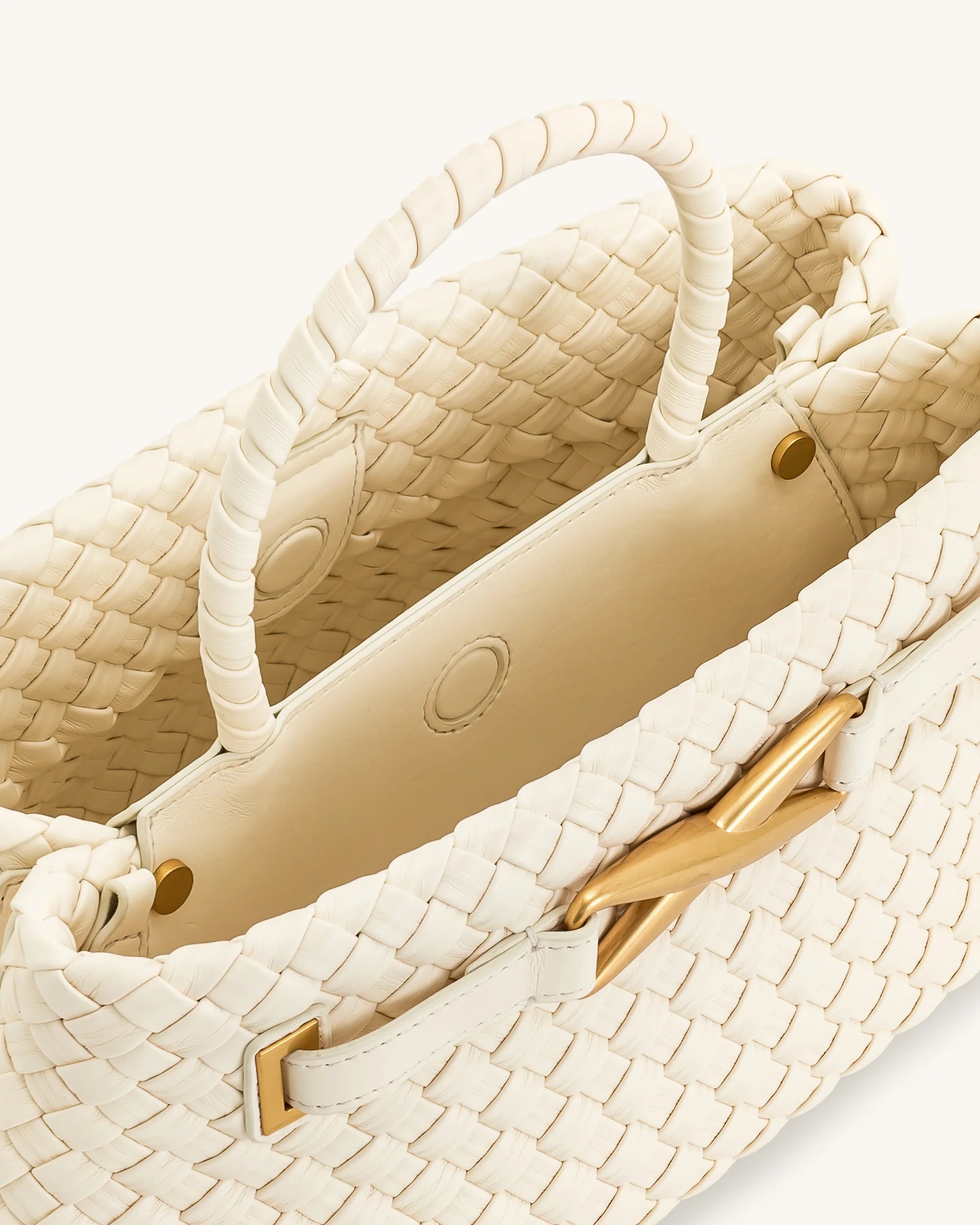 Velora Handbag in Vegan Leather