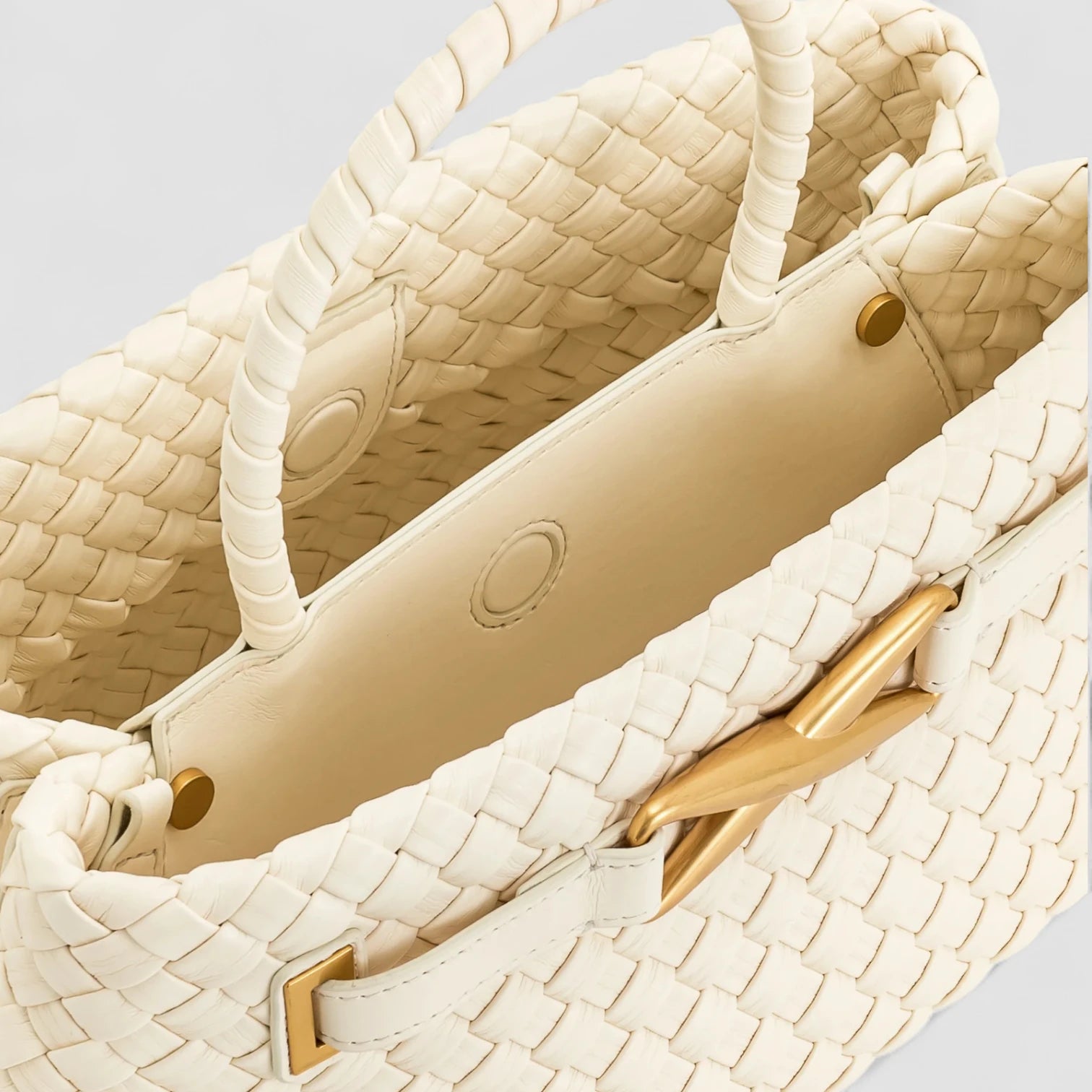 Velora Handbag in Vegan Leather