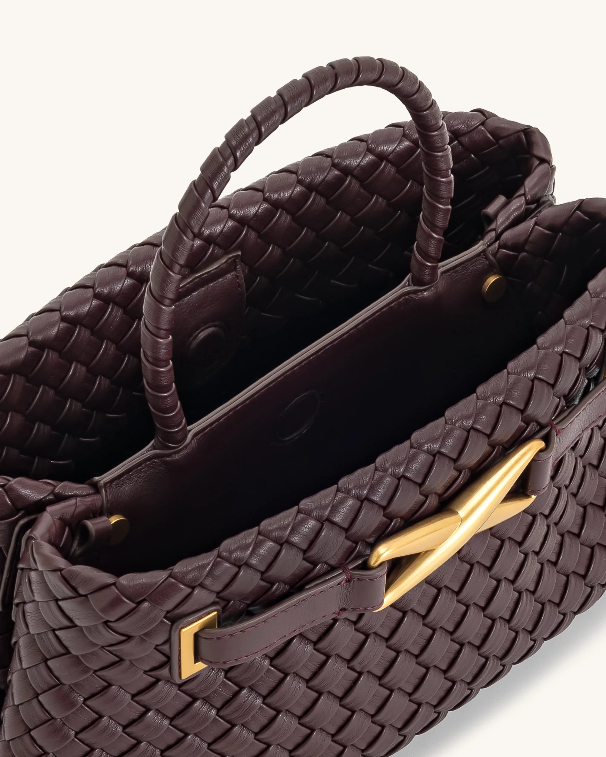 Velora Handbag in Vegan Leather