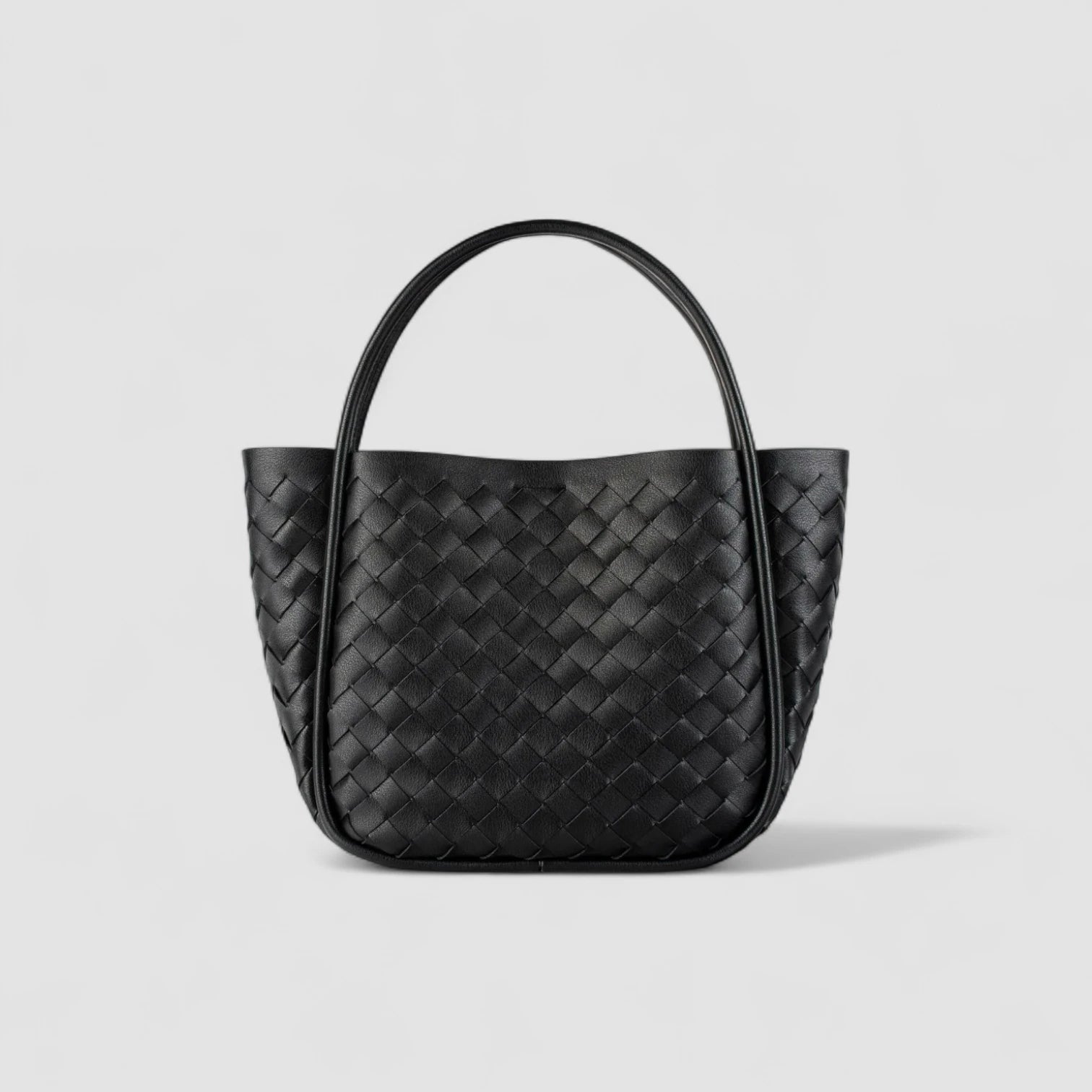 Le Petite Shopper Bag in Pure Leather