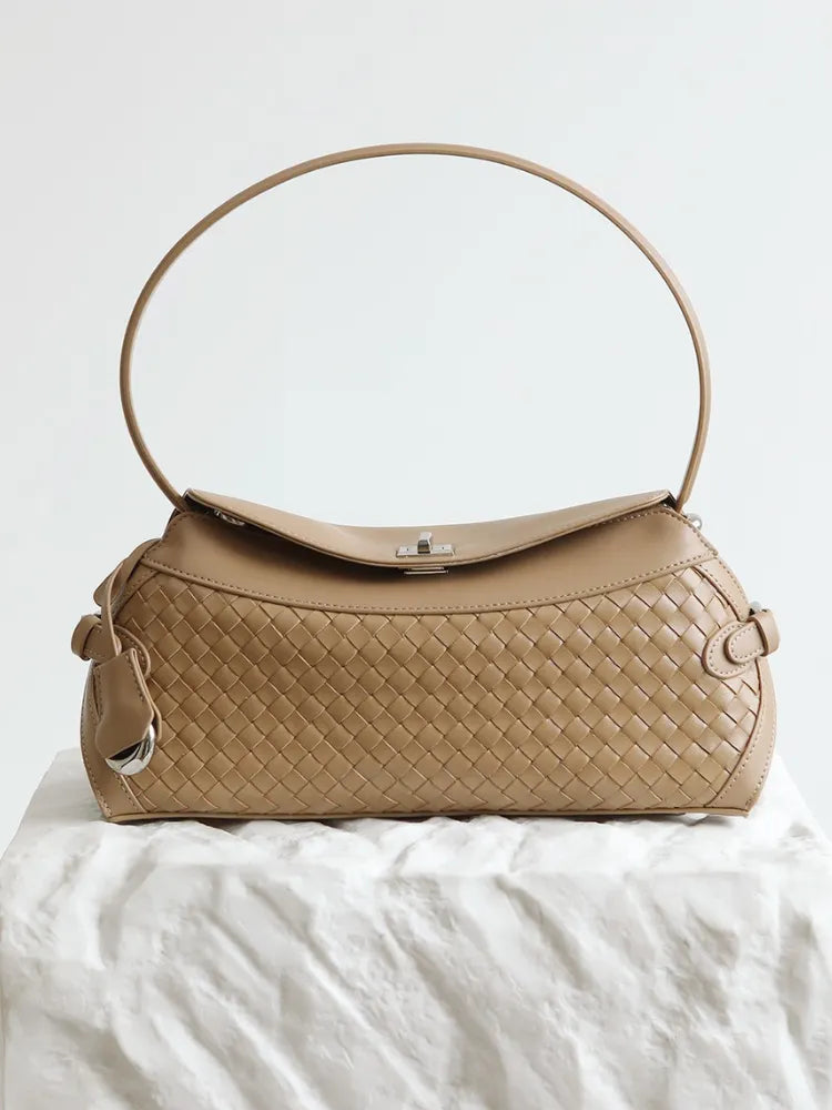 Linea Intrecciata bag in pure leather