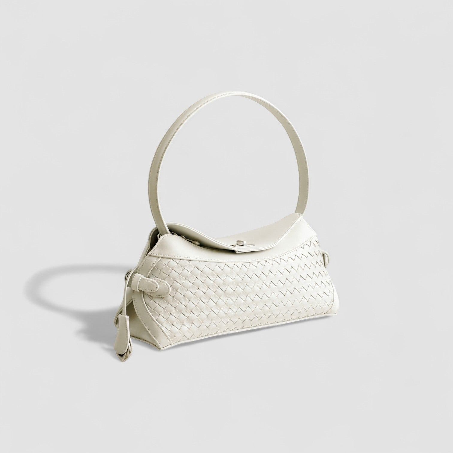 Linea Intrecciata bag in pure leather
