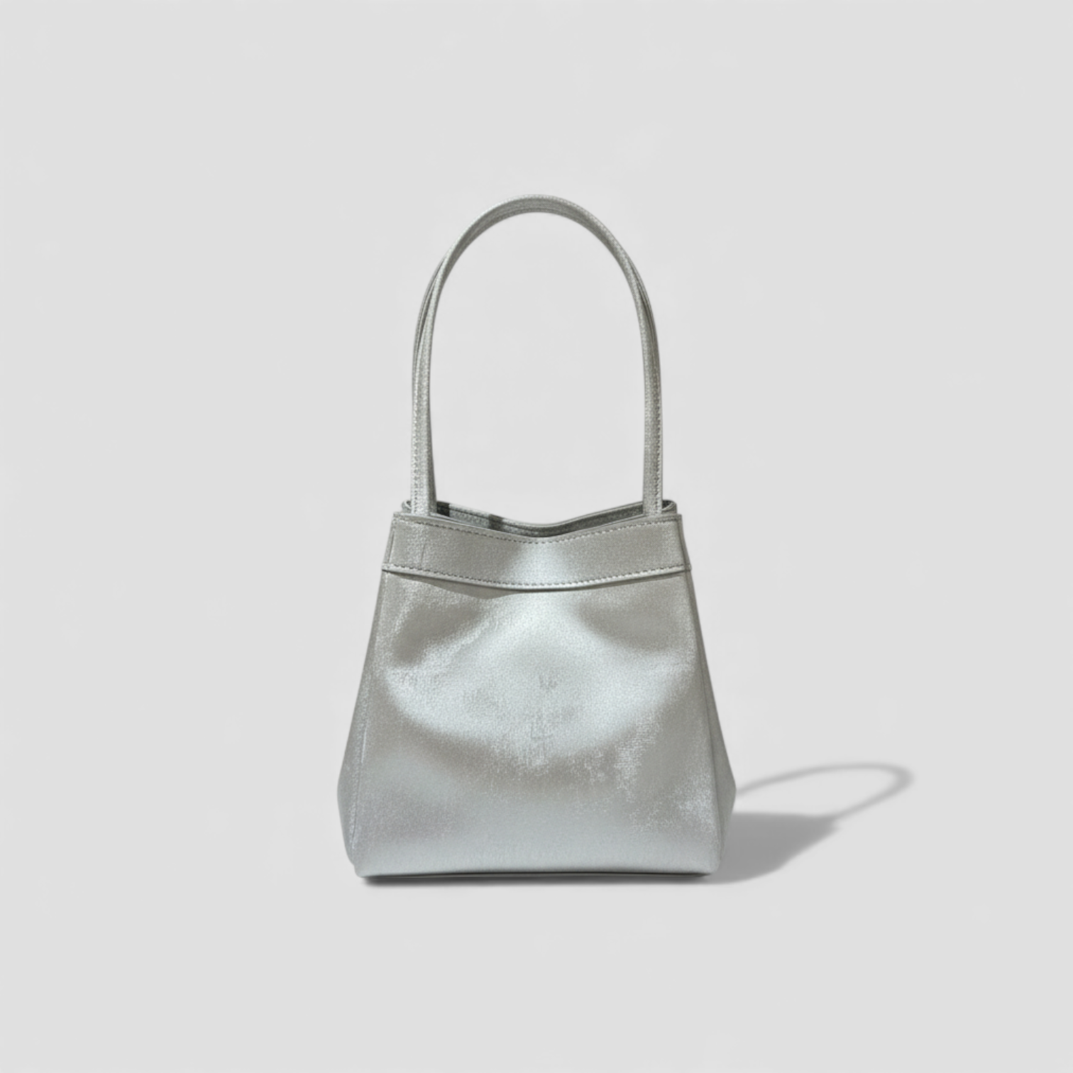 Luna Éclat Leather Handbag