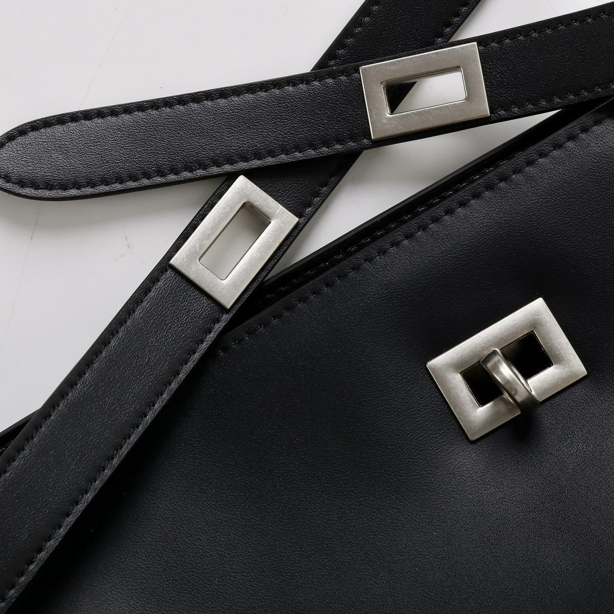The Solenne Shoulder Bag in Pure Leather