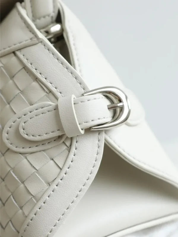 Linea Intrecciata bag in pure leather