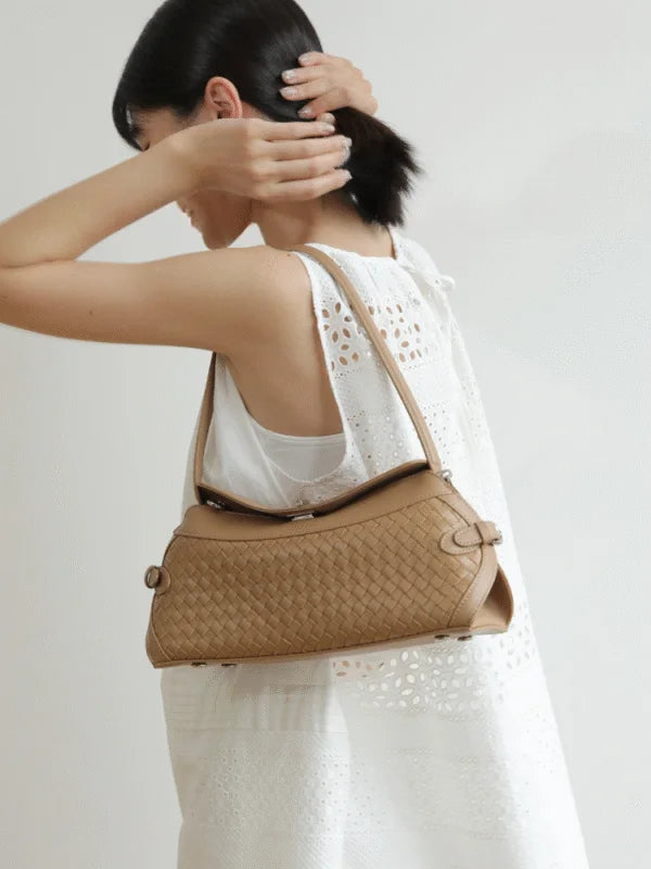 Linea Intrecciata bag in pure leather