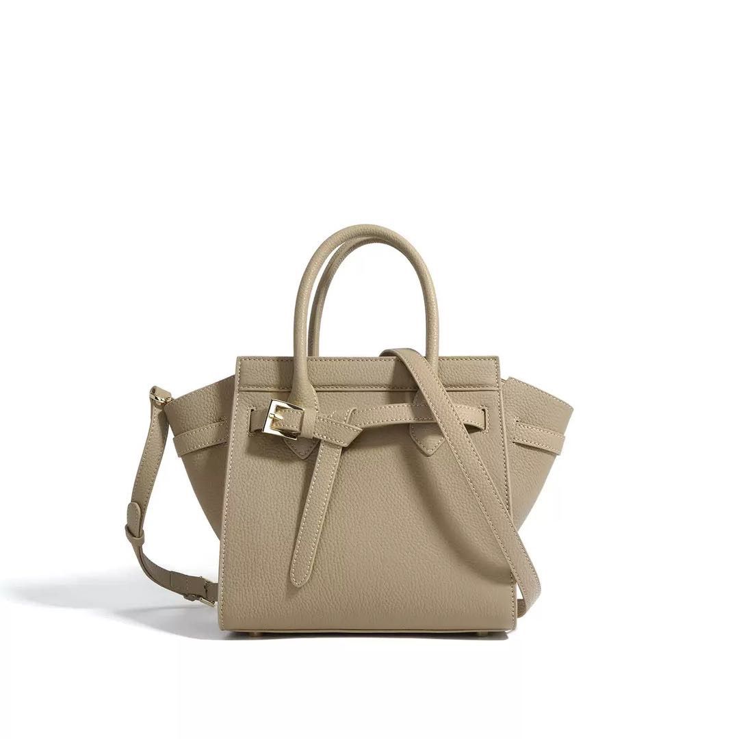 Falak Leather Bag in Pure Leather