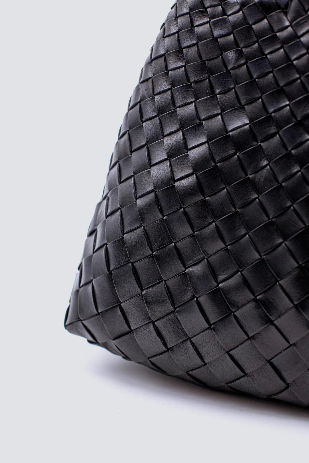 Corda Handbag in Pure Leather