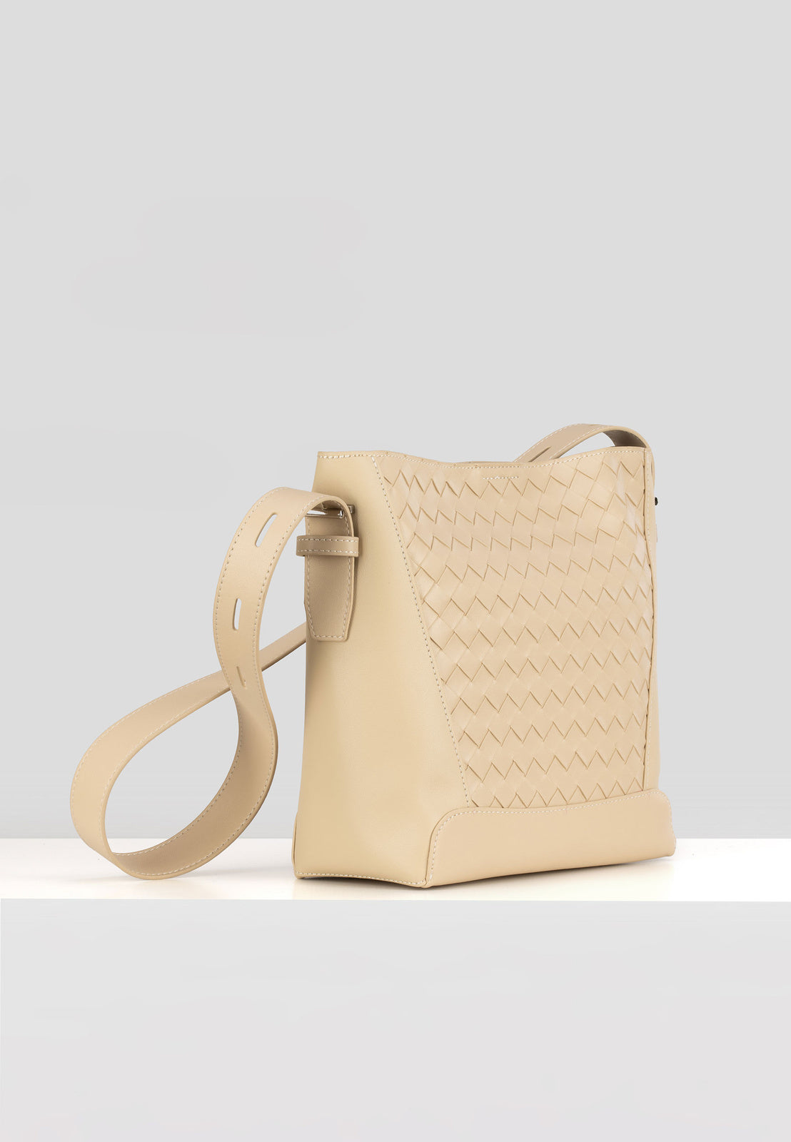 Eshaya Leather Bag inspired by Taj Mahal