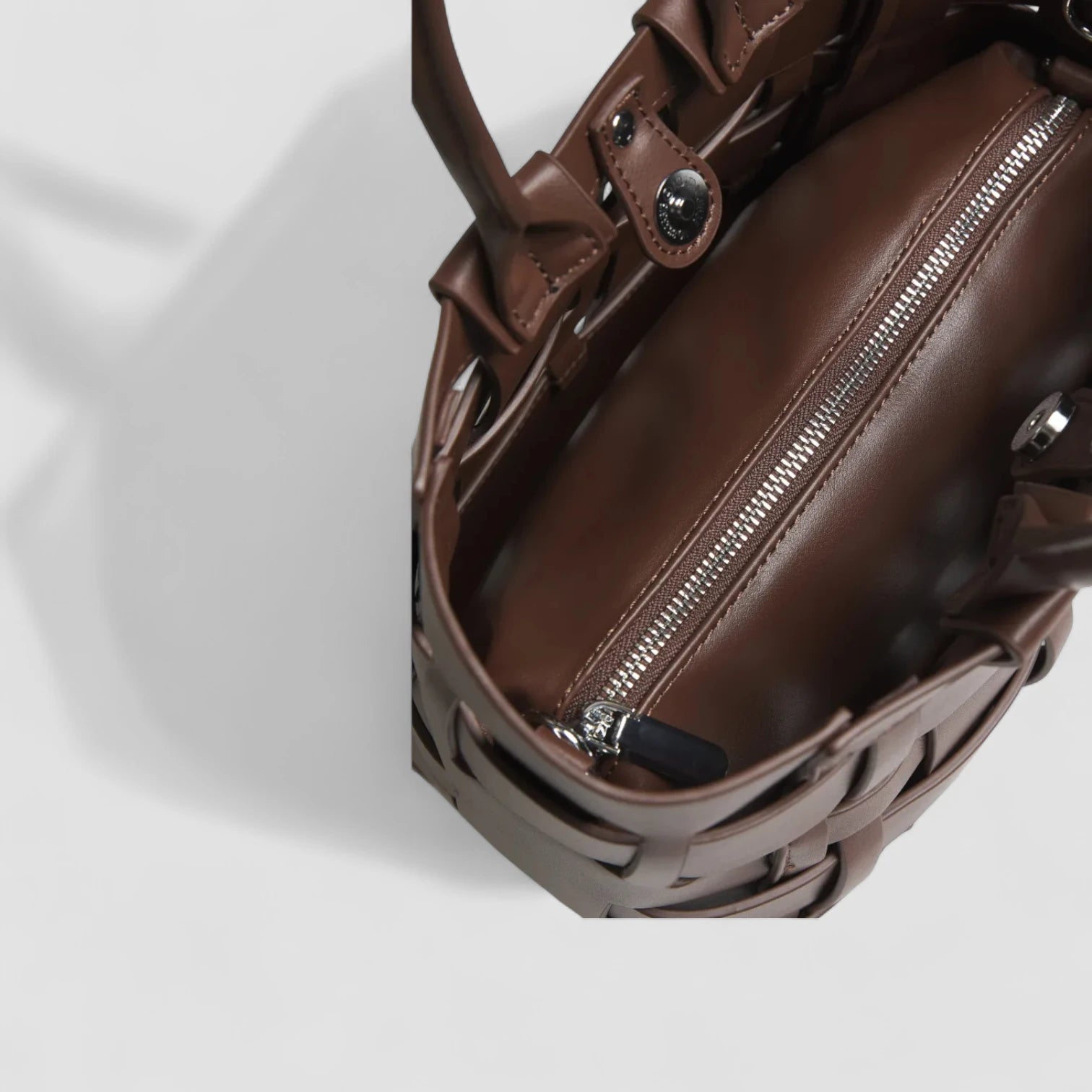 Yiva Weave Handbag in Vegan Leather