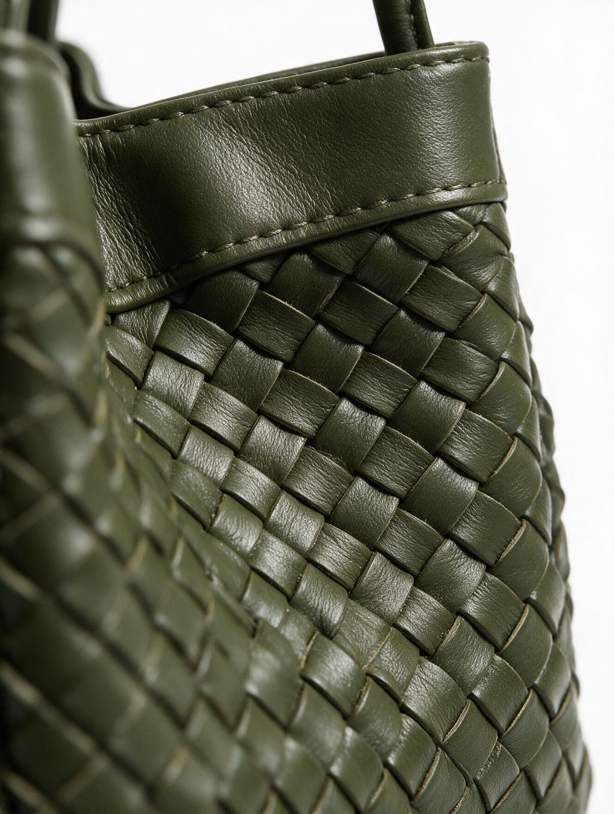 Luna Handbag in Pure Leather - 2 in 1 silhouette