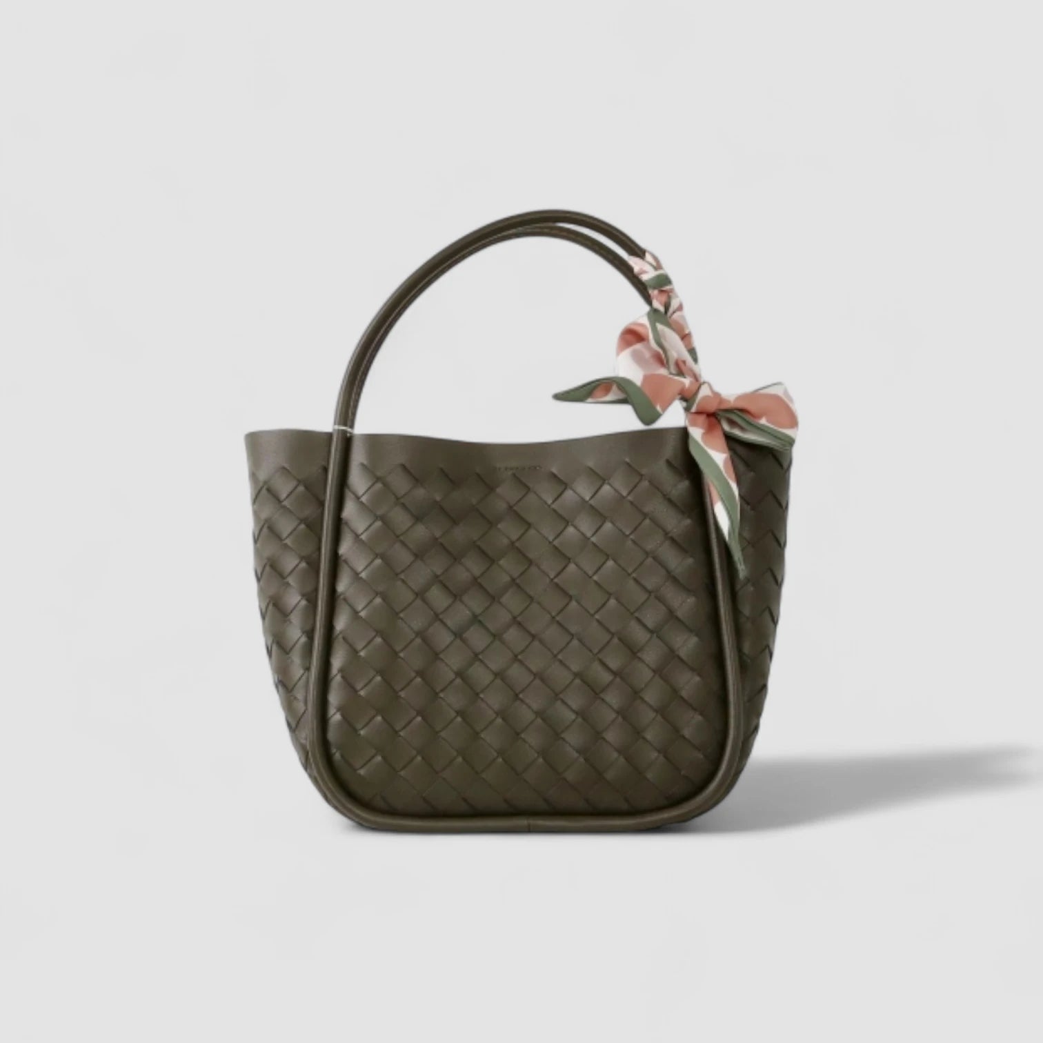 Le Petite Shopper Bag in Pure Leather